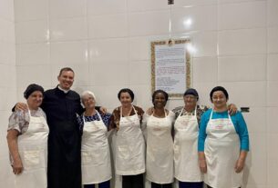 News Portal 689456861_995516289670315_2346166951196061398_n-305x207 Cozinha Paroquial completa três anos de inauguração  