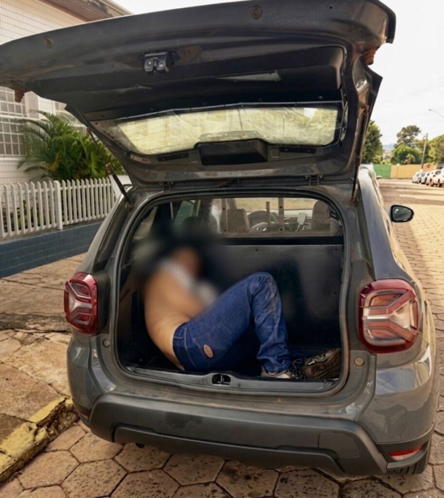News Portal IMG-20260522-WA0026-913x1024 Homem é preso após atear fogo na esposa e no sogro em Tambaú News Portal IMG-20260522-WA0026-913x1024 Homem é preso após atear fogo na esposa e no sogro em Tambaú