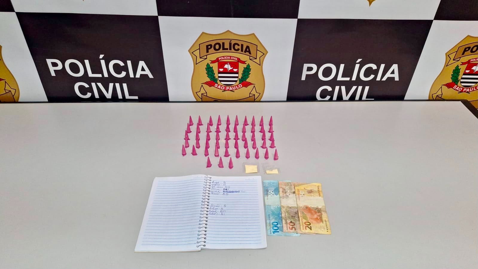 Polícia Civil prende suspeito de tráfico e apreende 55 porções de cocaína em Santa Cruz das Palmeiras
